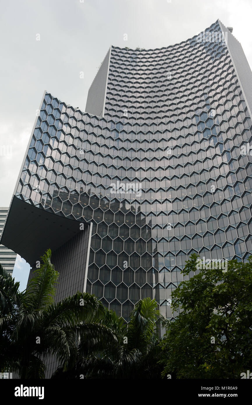 31.01.2018, Singapore, Republic of Singapore, Asia - A view of one of the DUO towers designed by the German architect Ole Scheeren. Stock Photo