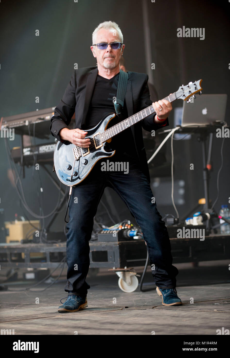 Nik Kershaw High Resolution Stock Photography and Images - Alamy