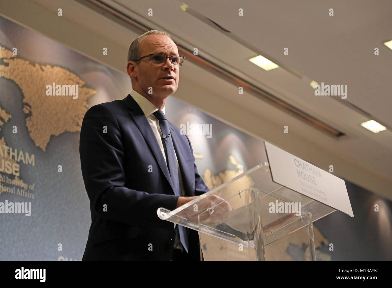 London, UK. 31st January, 2018. Simon Coveney, Ireland’s deputy prime minister (Tánaiste) and minister for foreign affairs and trade, giving a speech on British-Irish relations at the Chatham House think-tank in London on 31 January 2018. Credit: Dominic Dudley/Alamy Live News Stock Photo