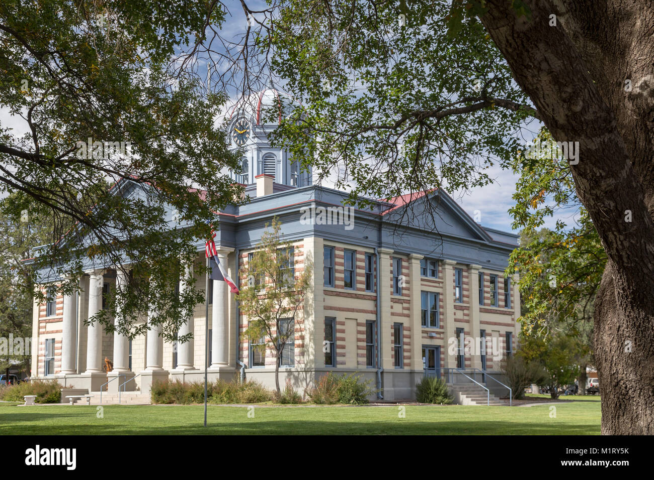 Fort Davis, Texas The courthouse in Jeff Davis County. The county is