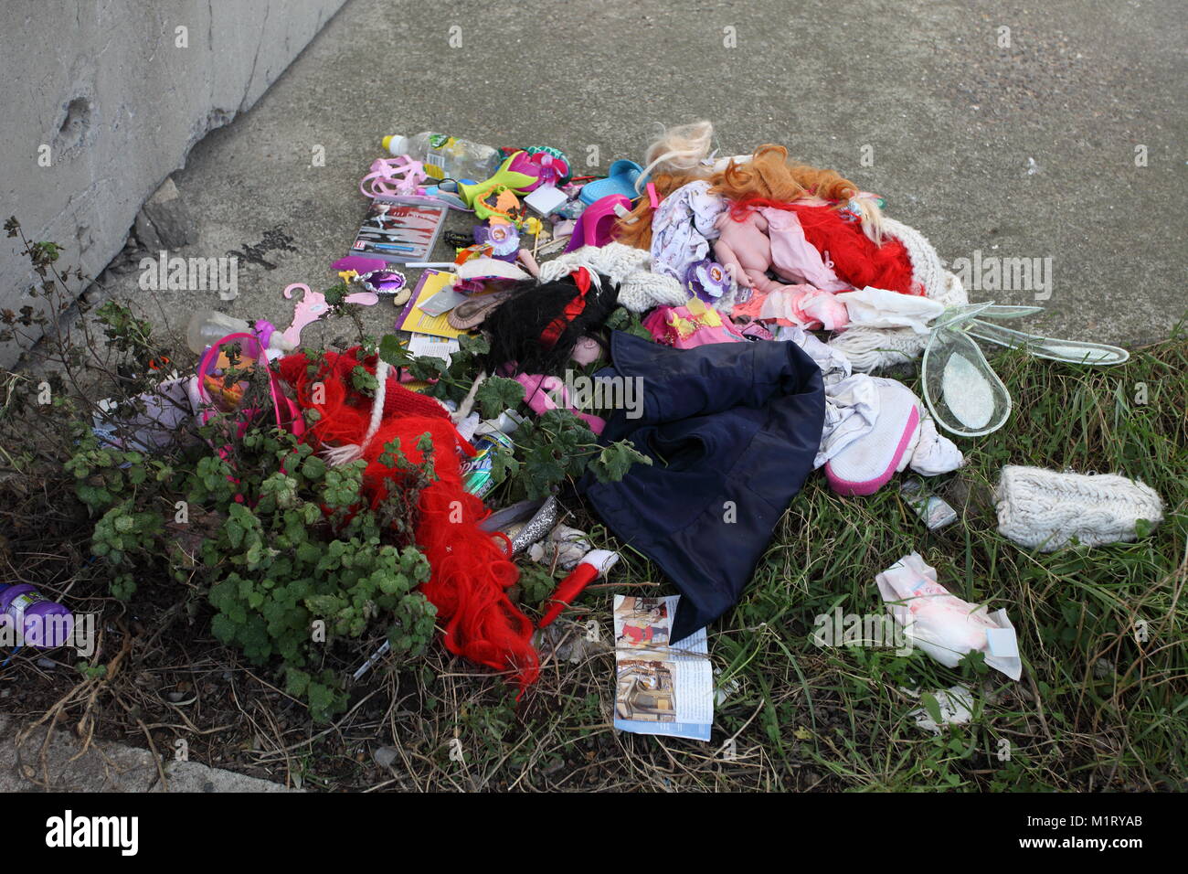 Piles Of Rubbish Hi-res Stock Photography And Images - Alamy