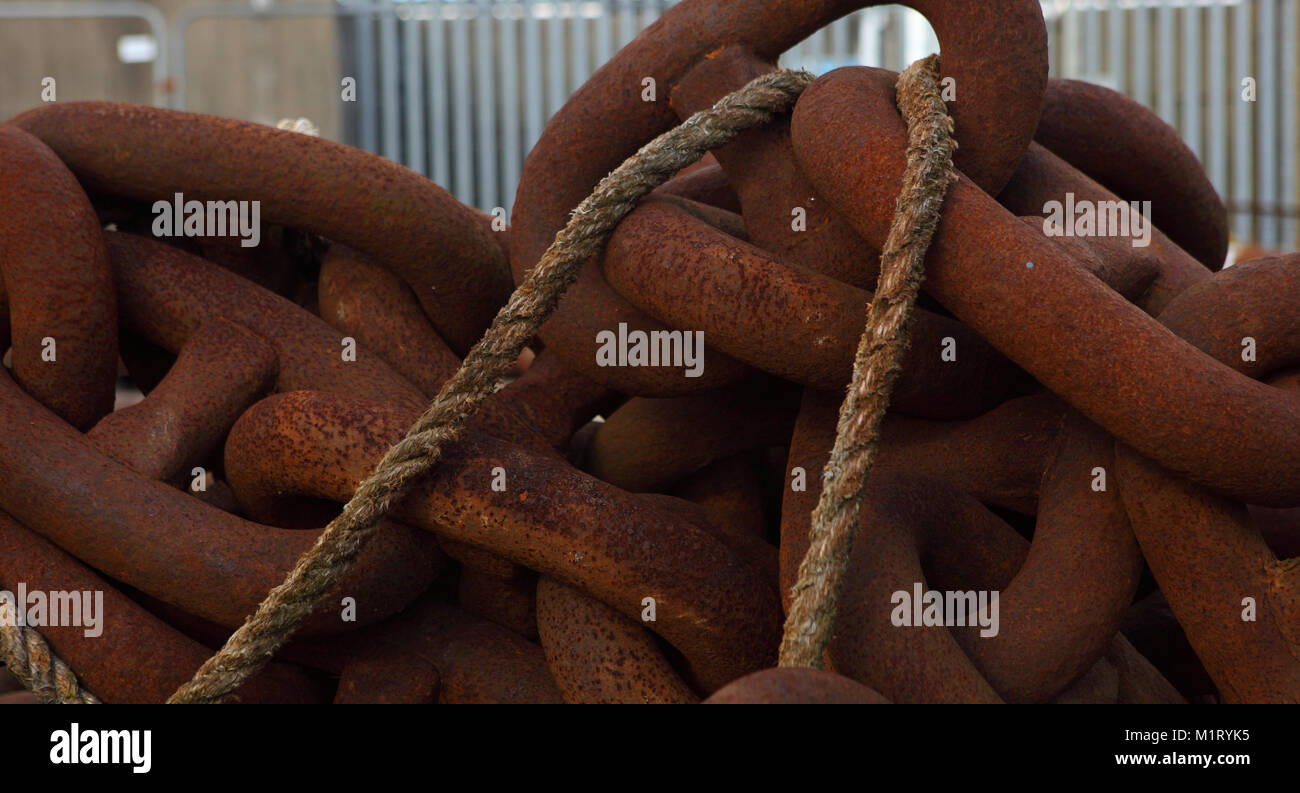 Rusted chains hires stock photography and images Alamy
