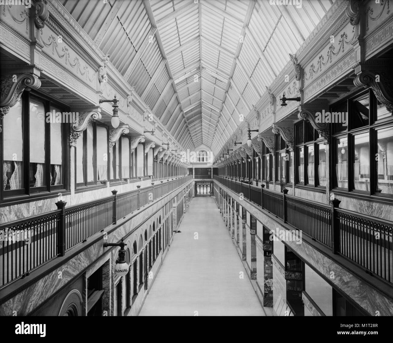 Colonial Arcade Interior, Cleveland, Ohio, USA, Detroit Publishing Company, 1900 Stock Photo