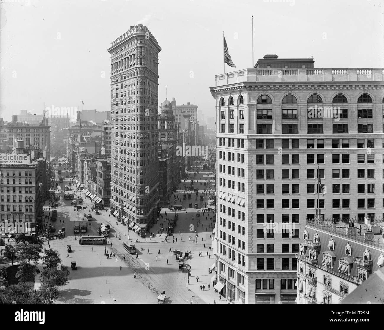 Looking South to Flatiron Building, Broadway and Fifth Avenue, New York City, New York, USA, Detroit Publishing Company, early 1910's Stock Photo