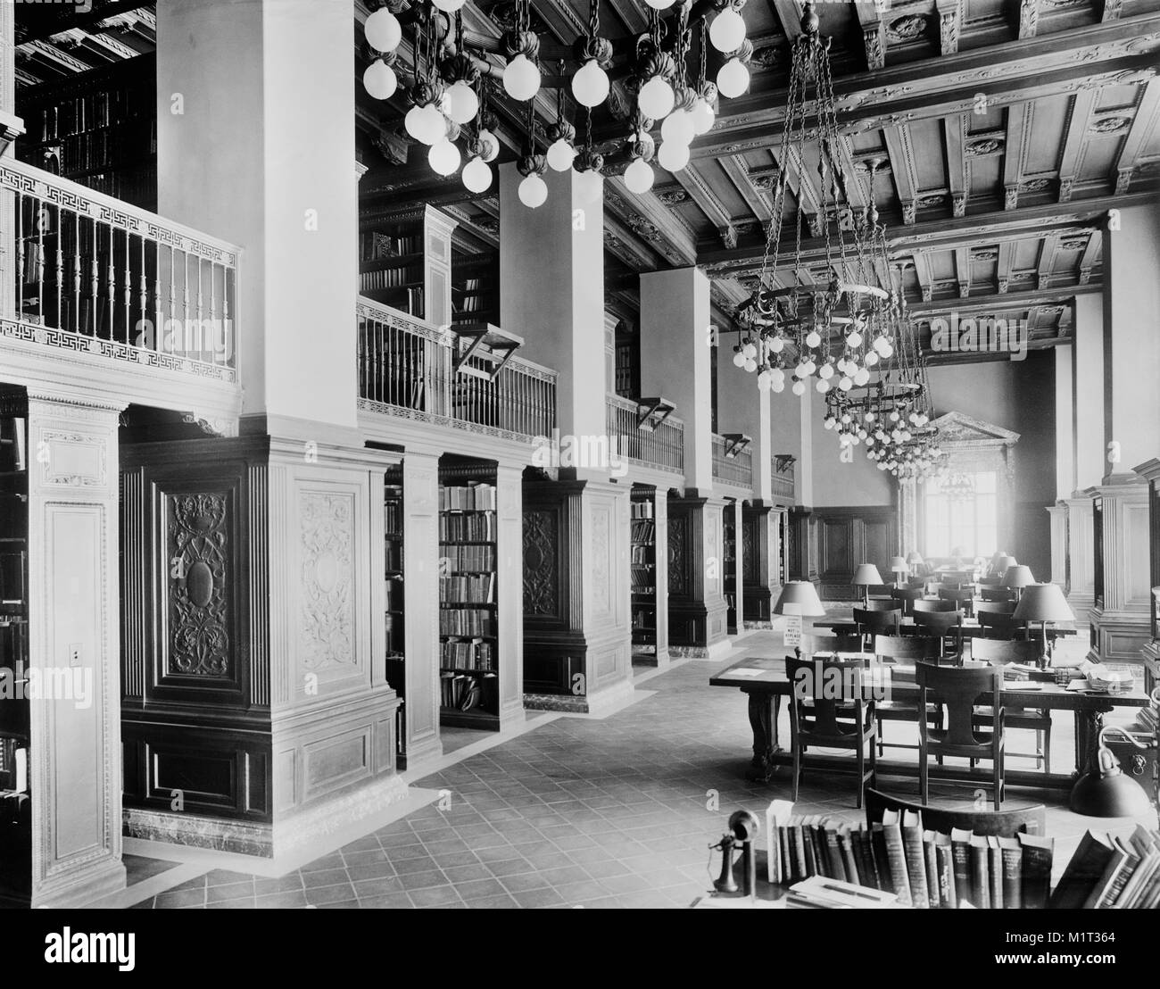 1910s technology hi-res stock photography and images - Alamy