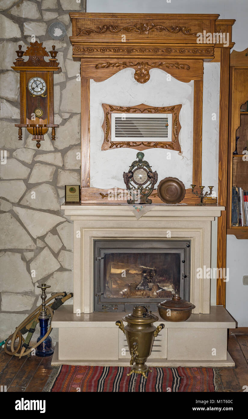 Fireplace old farmhouse hi-res stock photography and images - Alamy