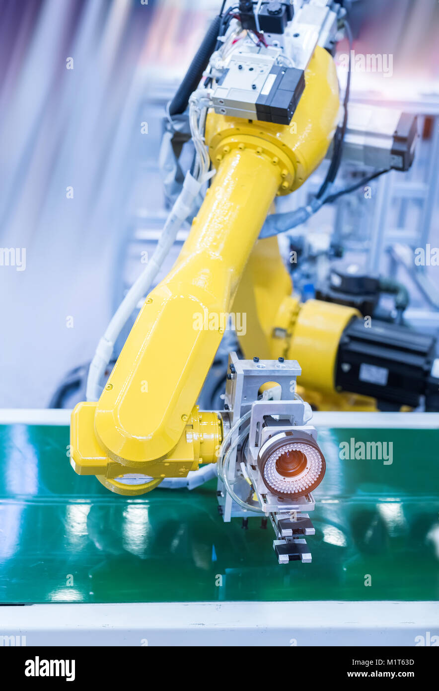 Robotic machine vision system in factory Stock Photo Alamy