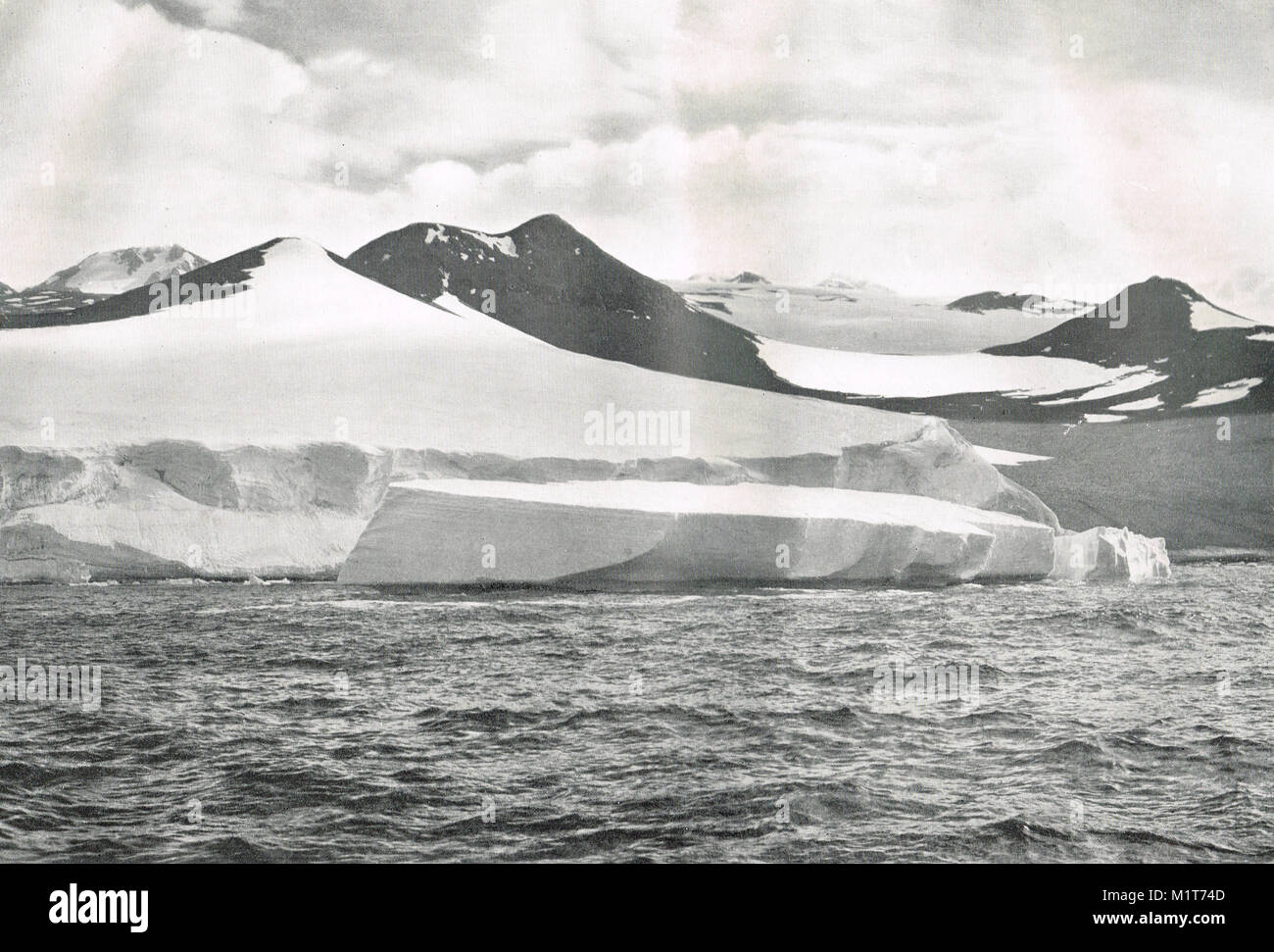 Iceberg calving from a glacier hires stock photography and images Alamy