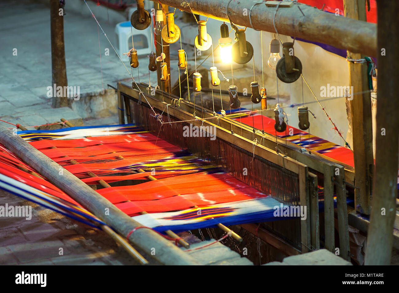 Rug weaving iran hires stock photography and images Alamy