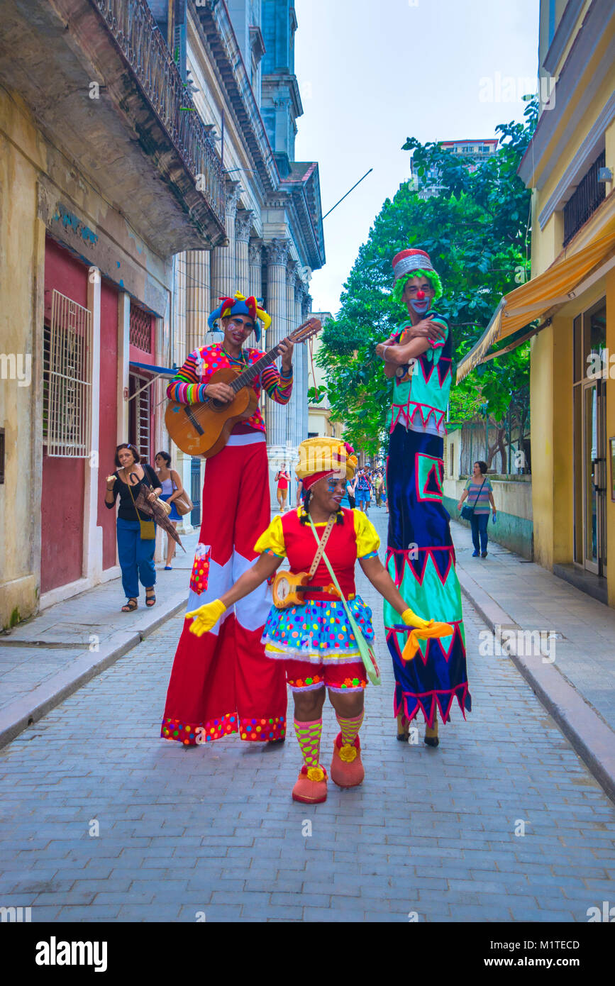 Stilt dancers caribbean hires stock photography and images Alamy