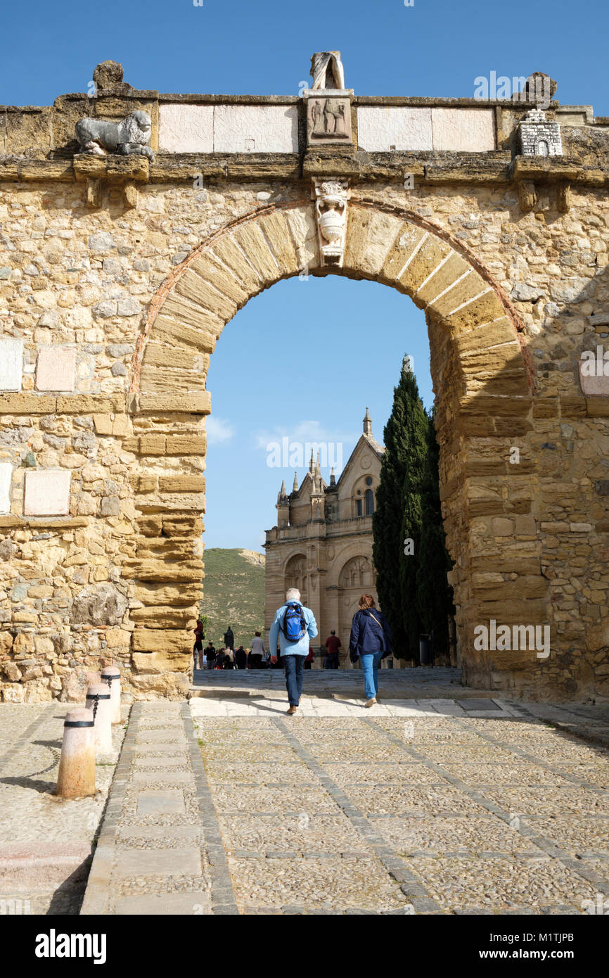 Giants Arch (Arco de los Gigantes] to the Royal Collegiate Church of Santa María La Mayor (Colegiata de Santa Maria la mayor), Antequera, Spain Stock Photo