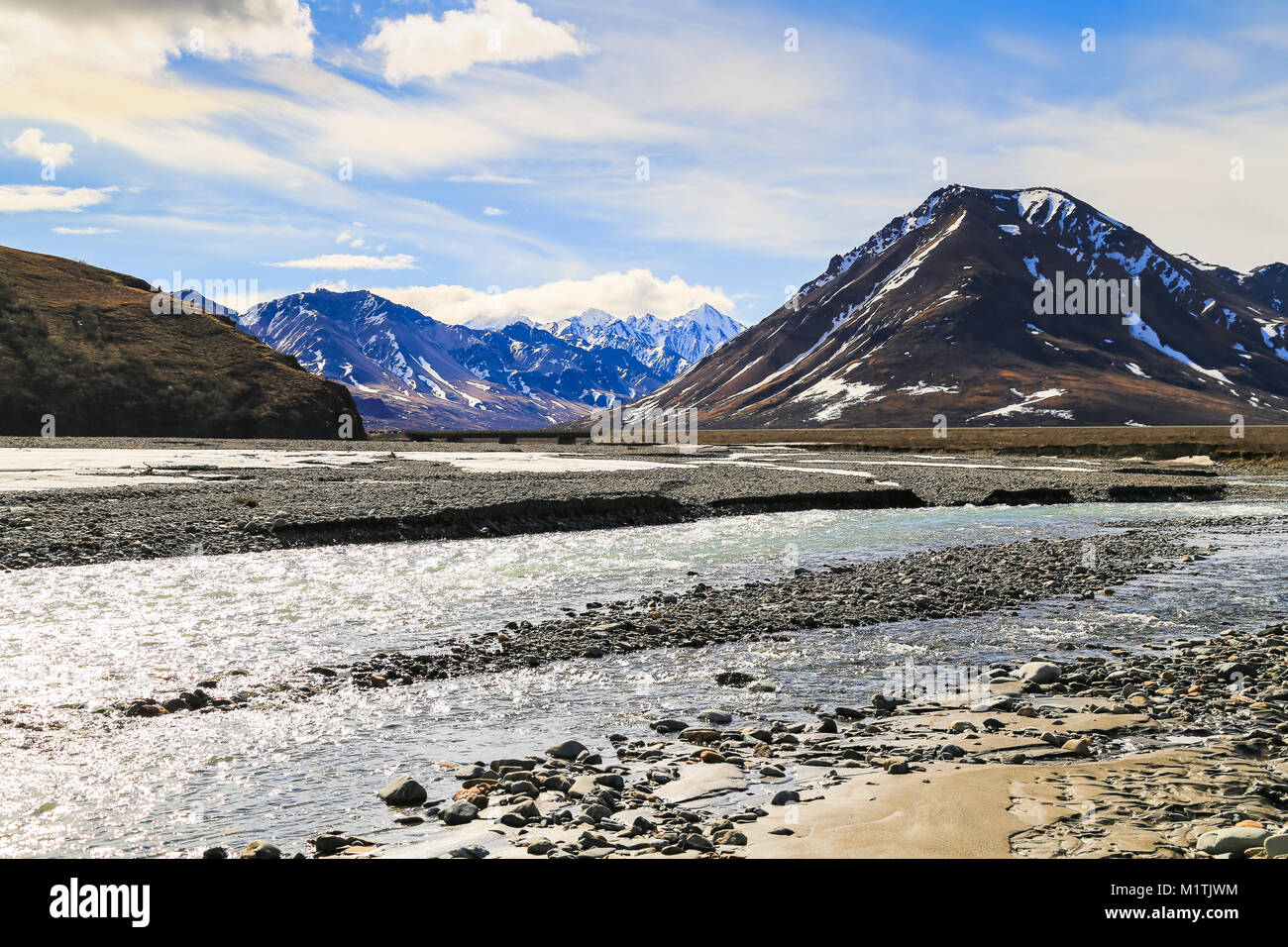 Toklat River in Denali National Park, Alaska. Mountains in the background Stock Photo Alamy