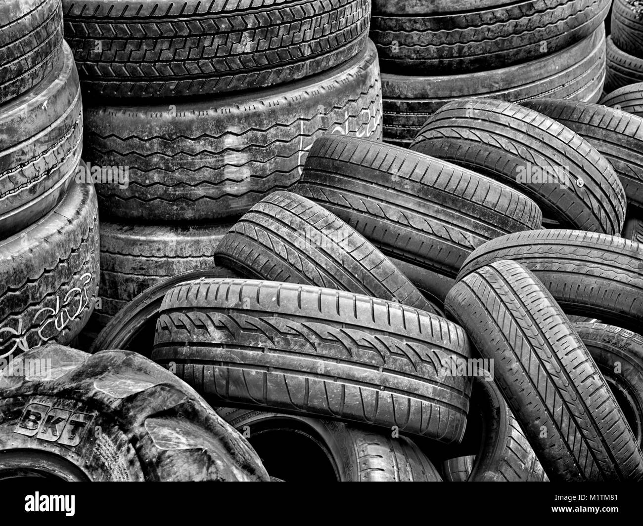 Used car tyres hi-res stock photography and images - Alamy