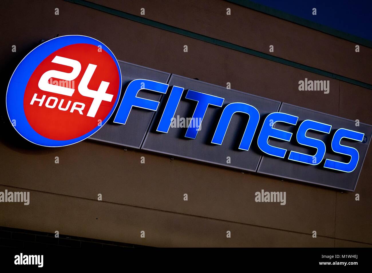 24 Hour Fitness Logo