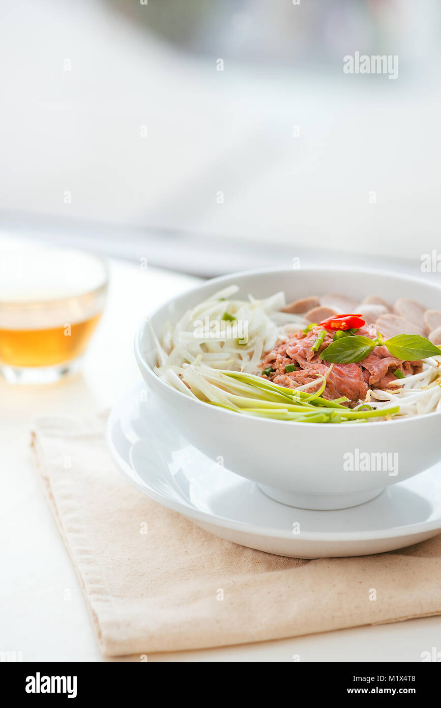 A bowl of traditional Vietnamese Pho noodle Stock Photo - Alamy