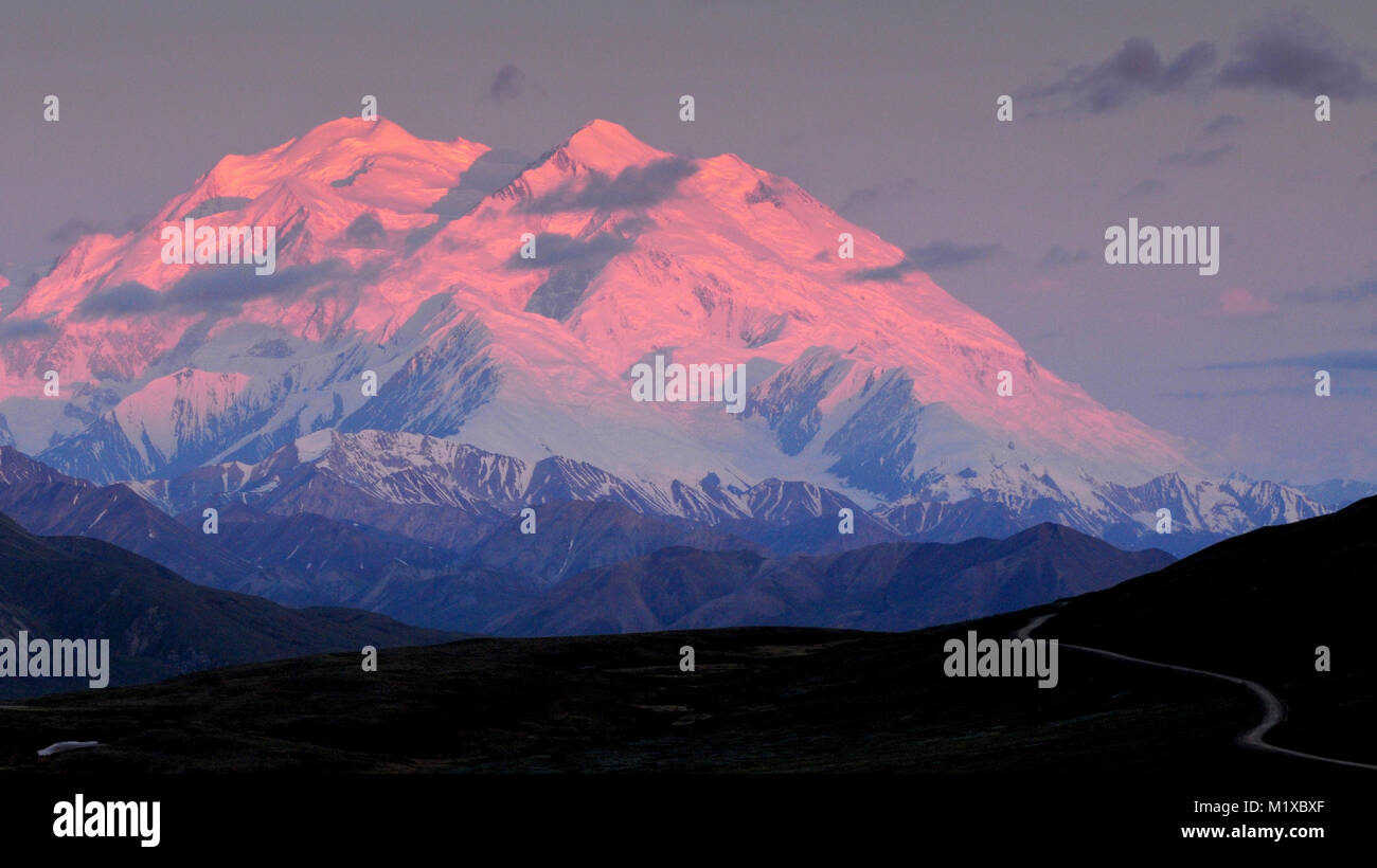 Sunrise on Mt. McKinley at 3am on midsummer from Thorofare Pass Stock
