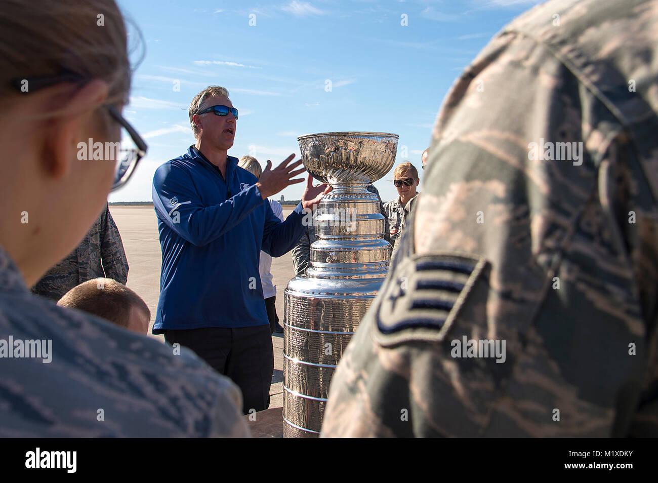 Photo: DAVE ANDREYCHUK, STANLEY CUP HONORED IN VICTORY PARADE AT