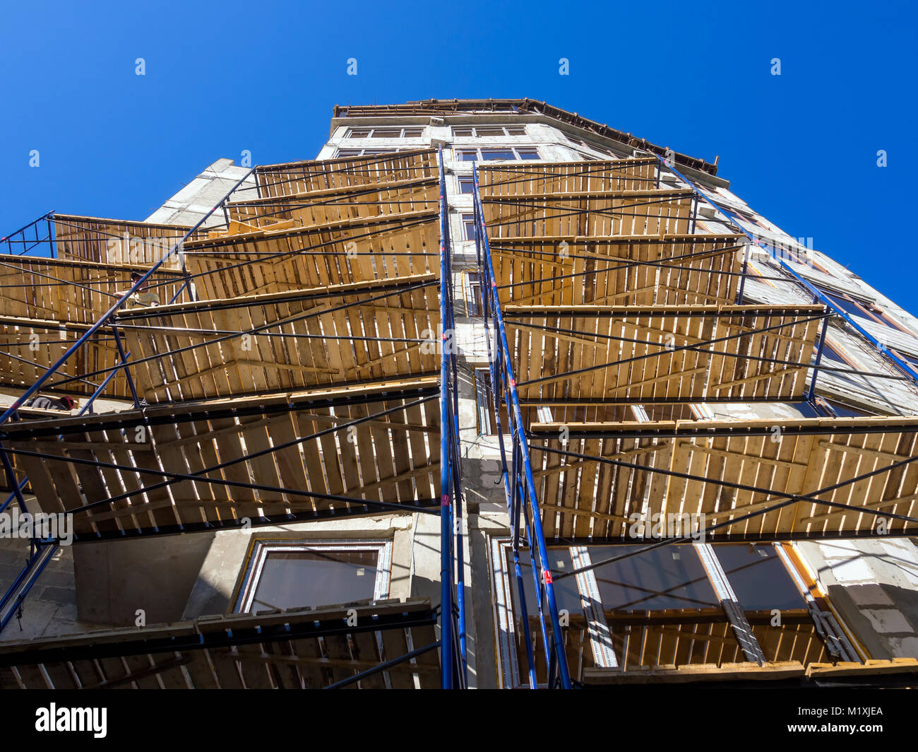 Installed scaffolding hi-res stock photography and images - Alamy