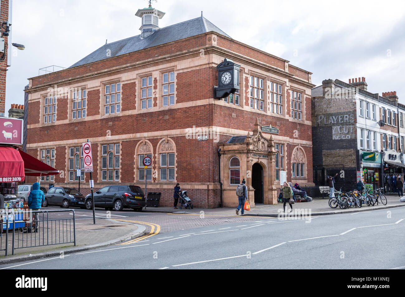 Exterior library books hi-res stock photography and images - Alamy