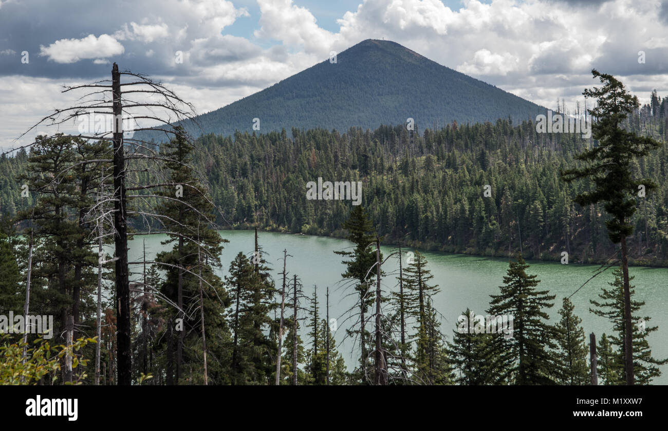 Suttle Lake and Black Butte in the central Oregon Cascade Mountains Stock Photo