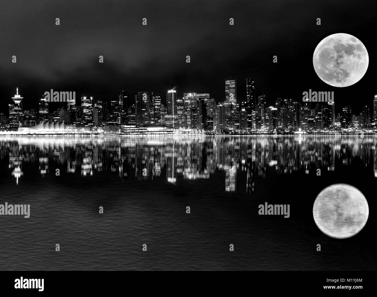 Vancouver Night Full Moon from Stanley Park Stock Photo - Alamy