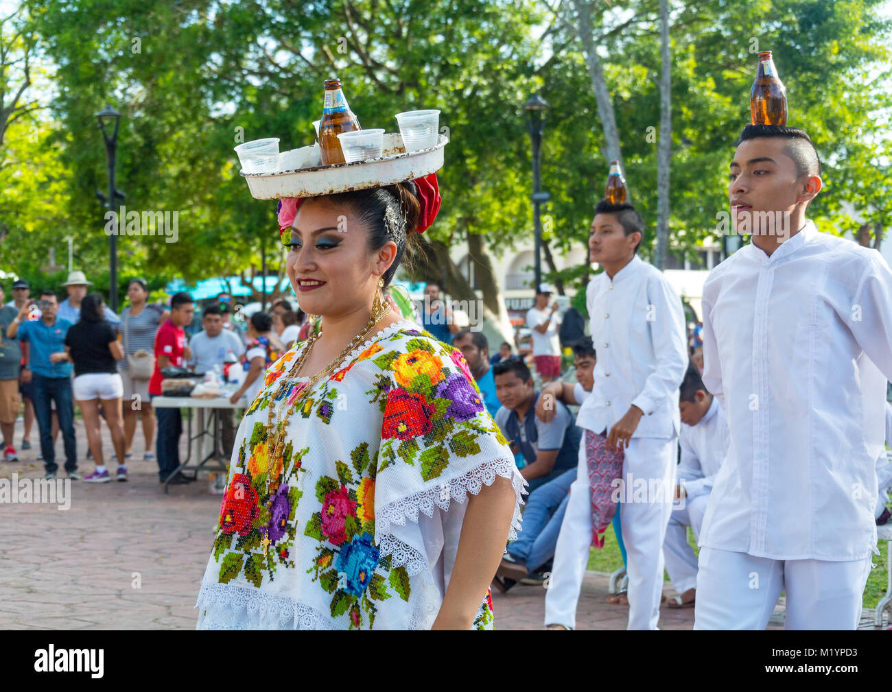 mexican dancers, Valladolid mexico Stock Photo - Alamy