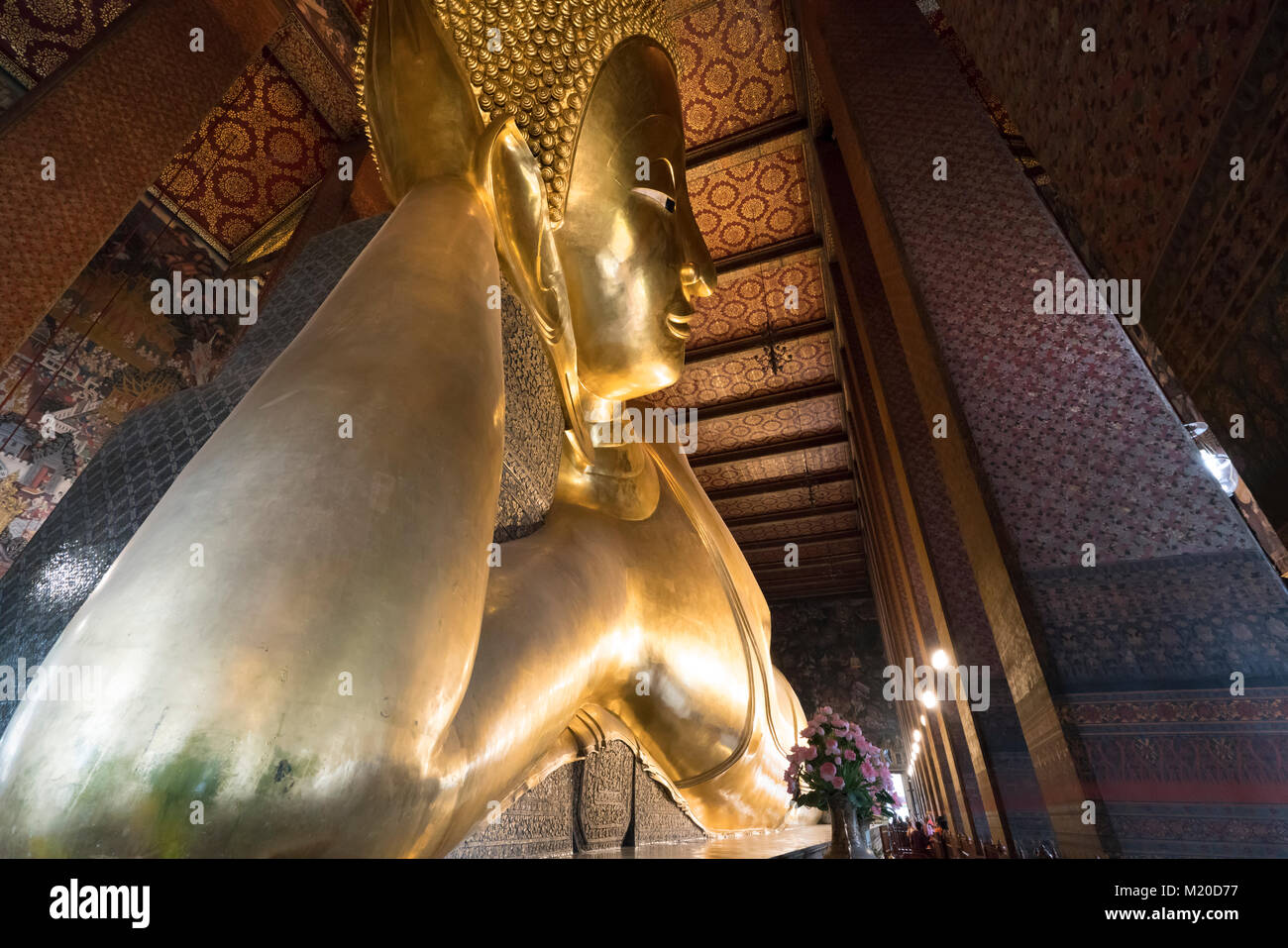 the reclining Buddha Wat Pho temple in Bangkok, Thailand Stock Photo