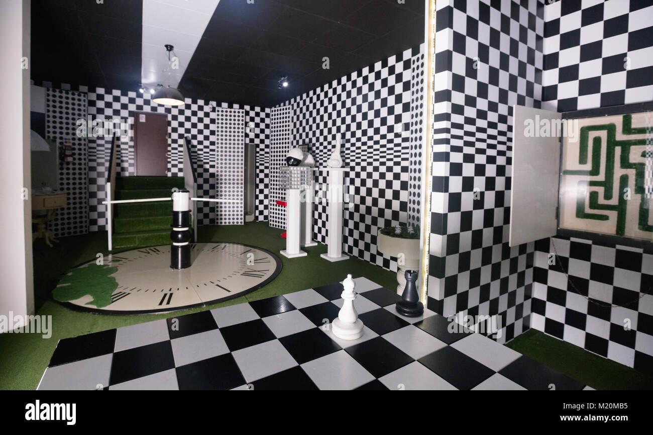 Buy Prestigious Monarch Chess Showpiece For Living Room-Set of 3 – Dekor  Company