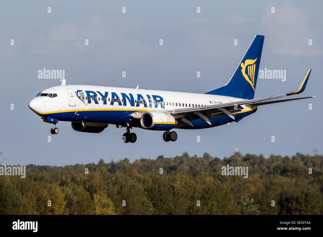 EINDHOVEN, THE NETHERLANDS - OCT 27, 2017: Boeing 737 airplane from Ryanair about to land on Eindhoven Airport. Stock Photo