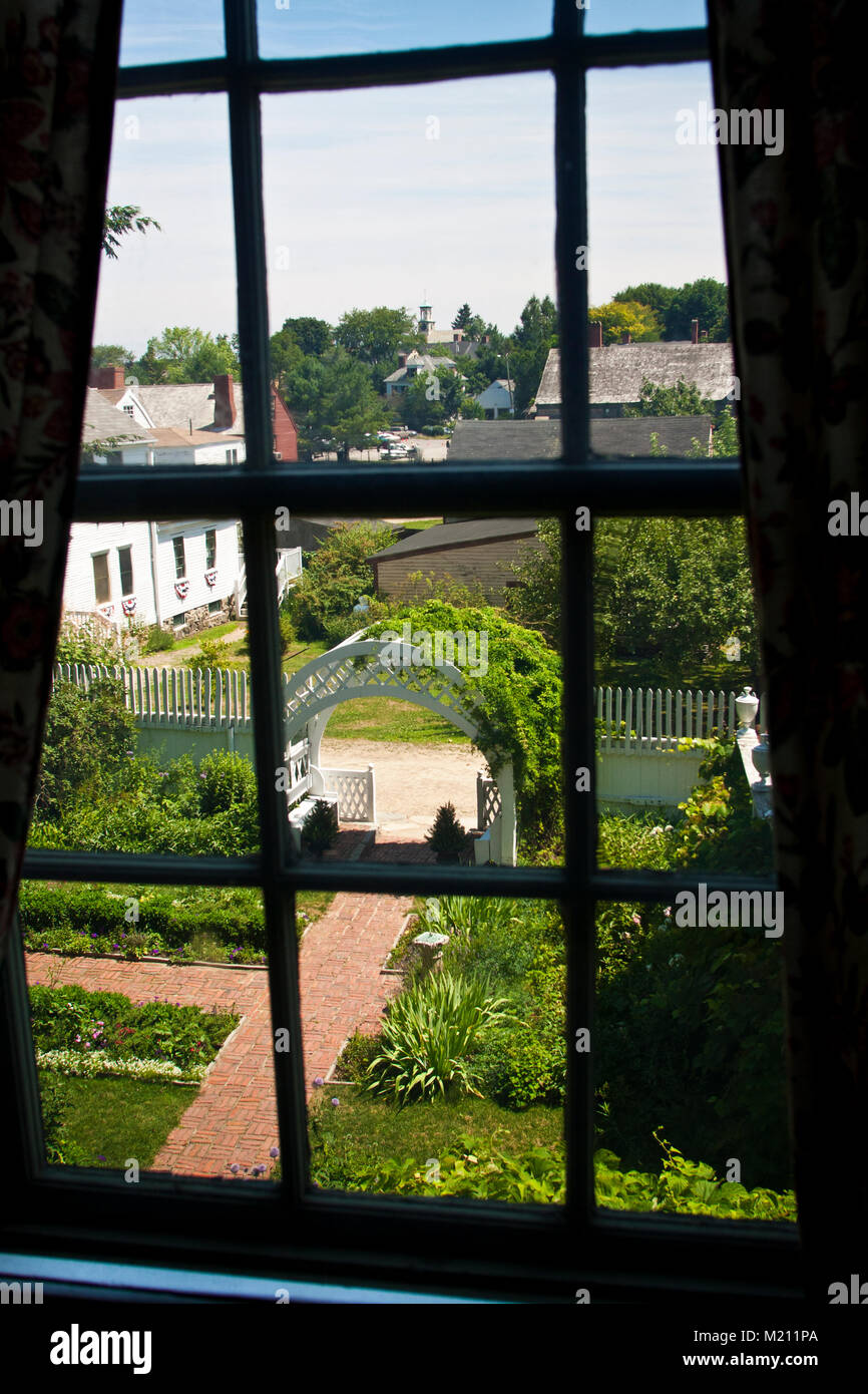 Goodwin mansion and Formal Gardens, Strawbery Banke Museum, historic