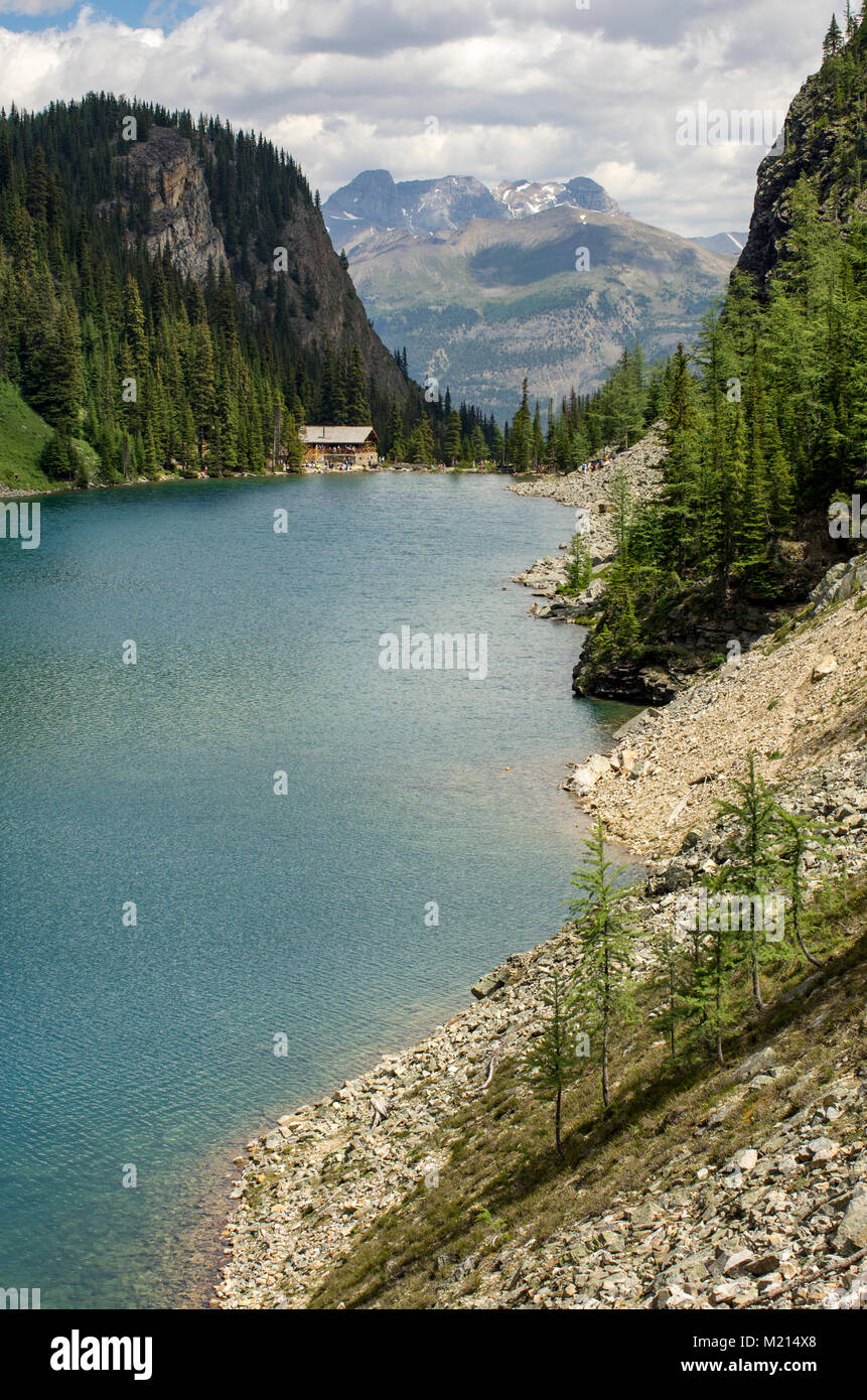 Banff National Park, Alberta, Canada.  Looking east at Lake Agnes and Tea House in the summer, a short hike from Lake Louise. Stock Photo