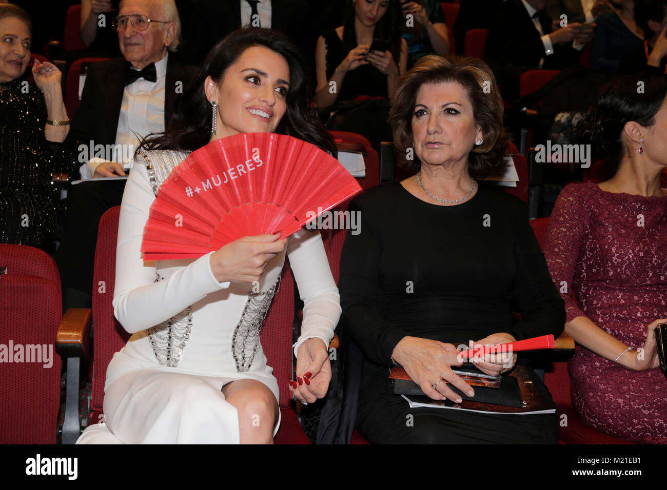 Actress Penelope Cruz and her mother Encarna Sanchez during the 32th annual Goya Film Awards in Madrid, on Saturday 3rd February, 2018. Credit: Gtres Información más Comuniación on line, S.L./Alamy Live News Stock Photo
