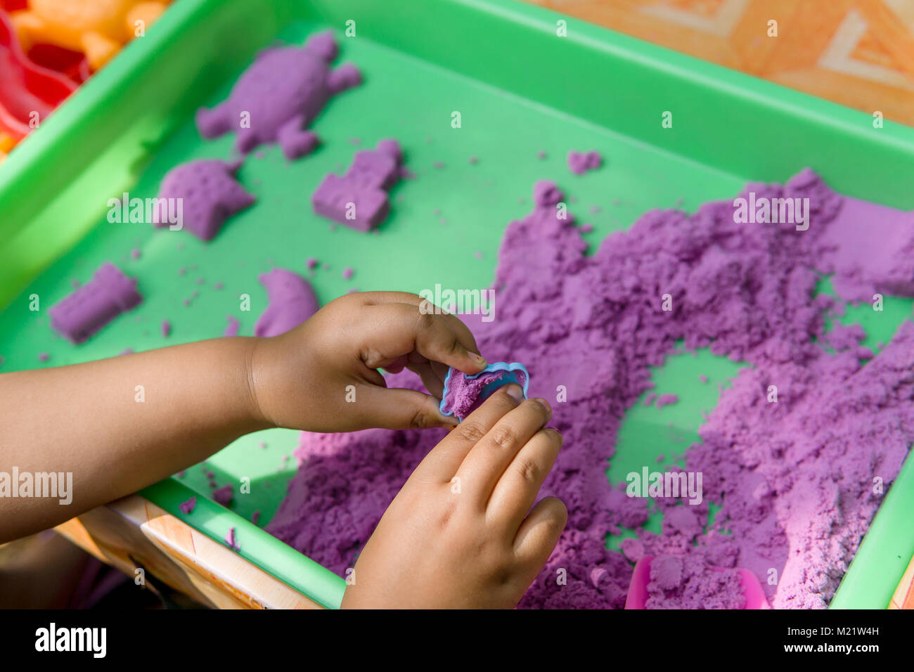 kinetic sand container