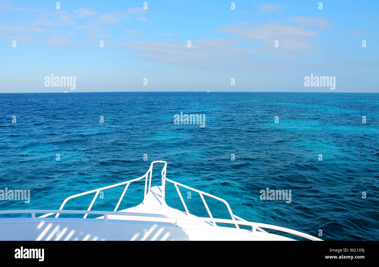 Red sea boat trip snorkelling hi-res stock photography and images - Alamy