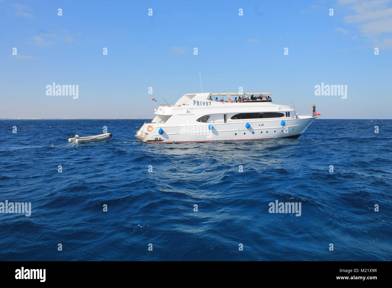Red sea boat trip snorkelling hi-res stock photography and images - Alamy