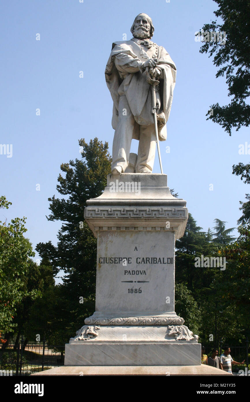 Giuseppe Garibaldi Statue