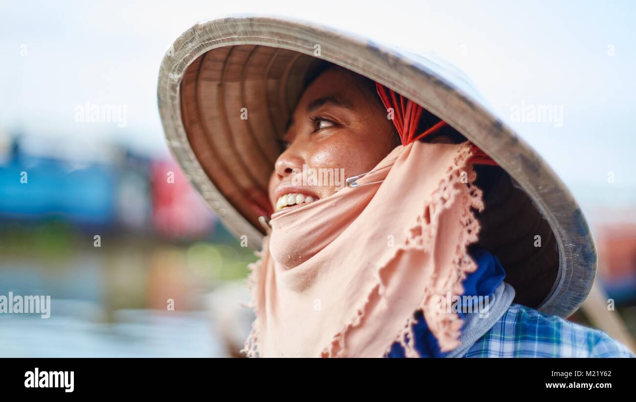Vietnamese woman portraiture hi-res stock photography and images - Alamy