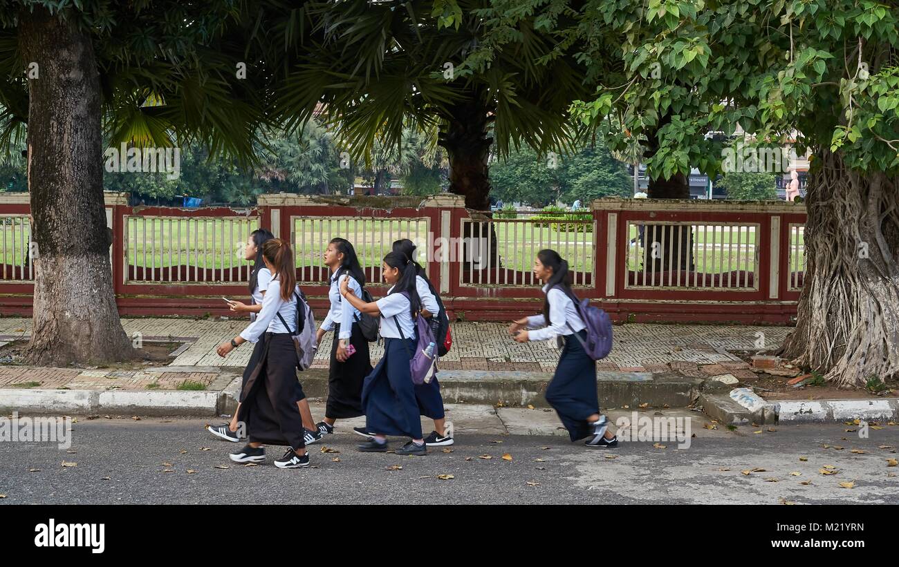 Cambodian schoolgirls, Phnom Penh, Cambodia Stock Photo - Alamy