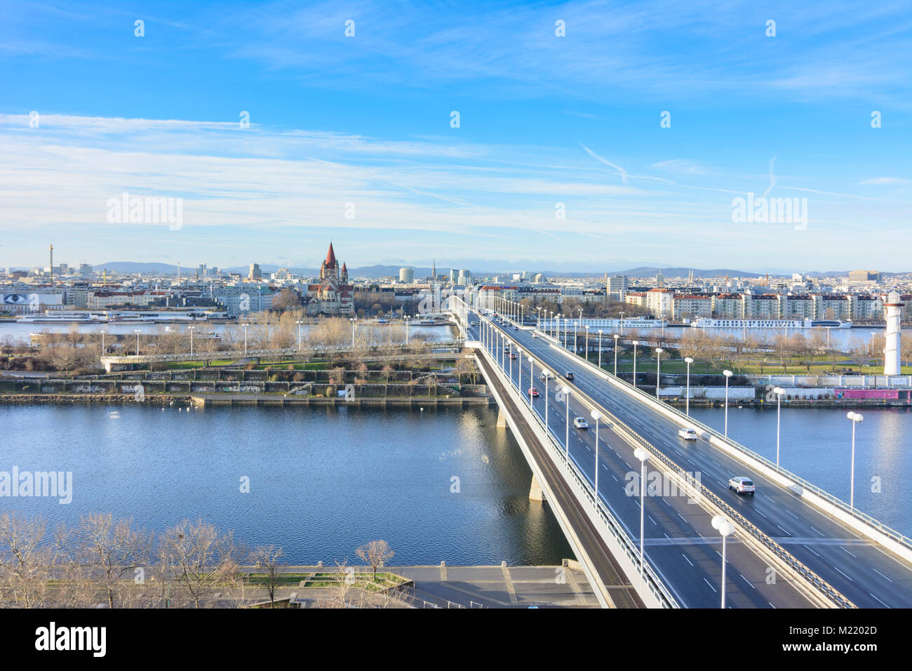 Wien, Vienna: bridge Reichsbrücke, river Neue Donau (New Danube), Donau ...