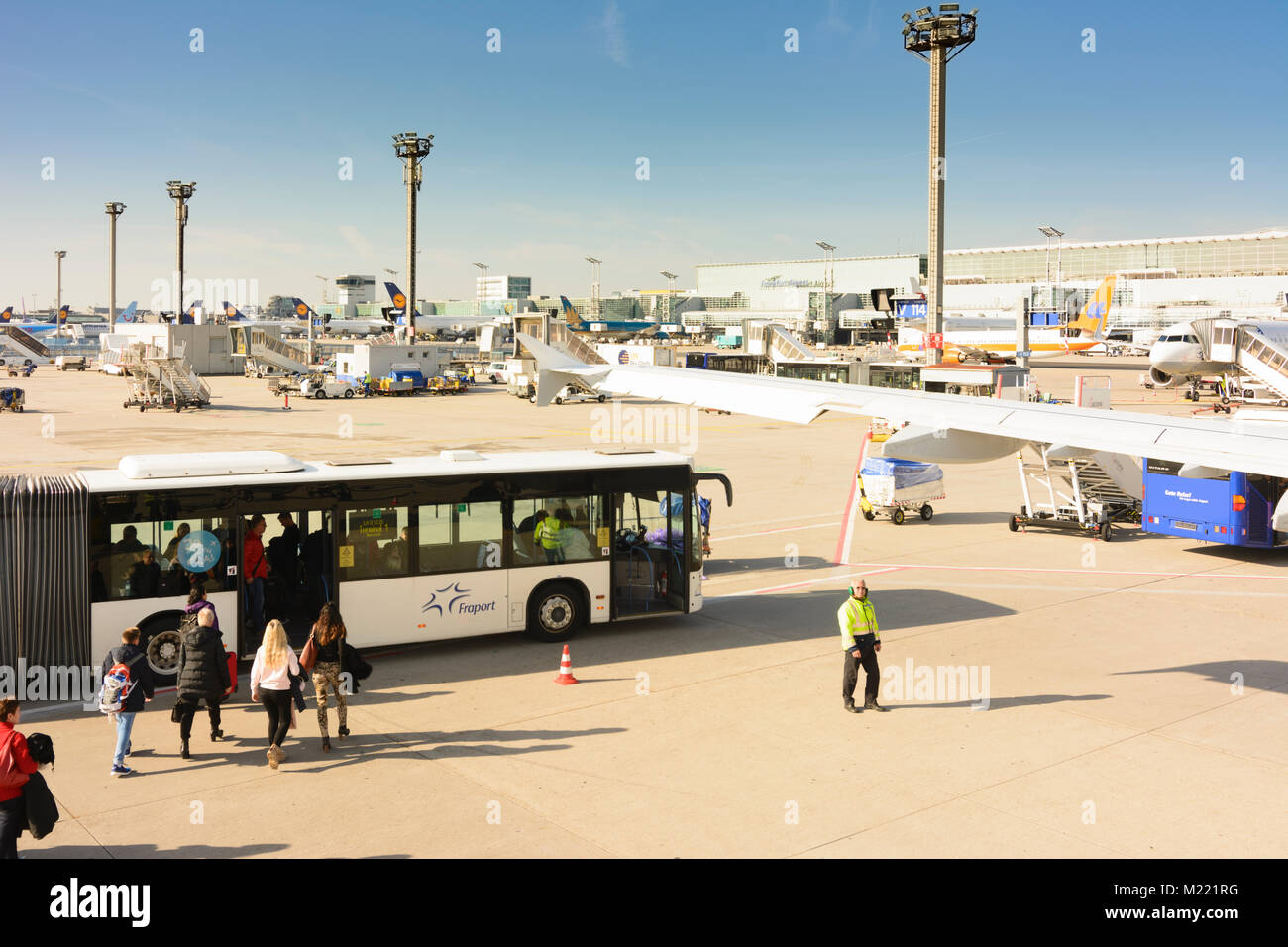 Frankfurt am Main: Frankfurt Airport, passenger, Fraport shuttle bus, apron, , Hessen, Germany Stock Photo