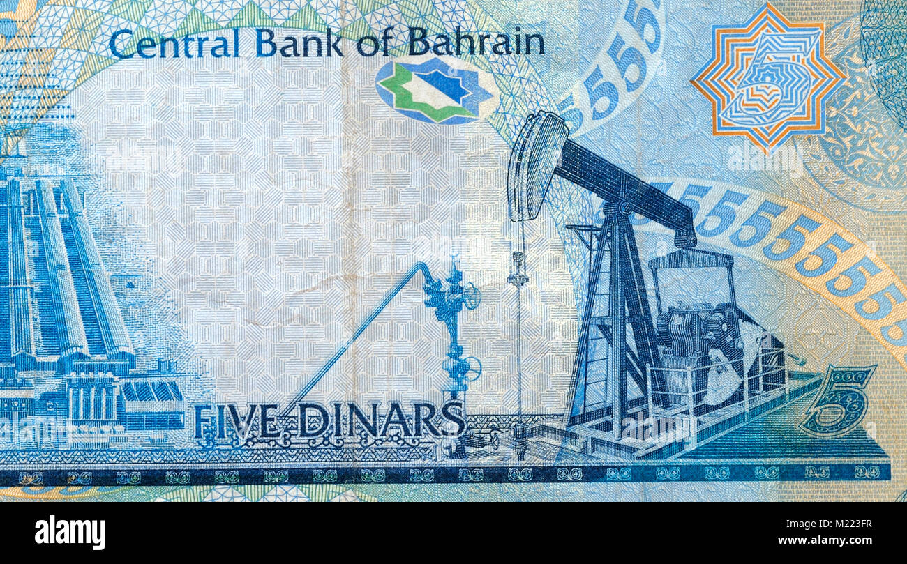Bahrain 5 Five Dinar Bank Notes Stock Photo
