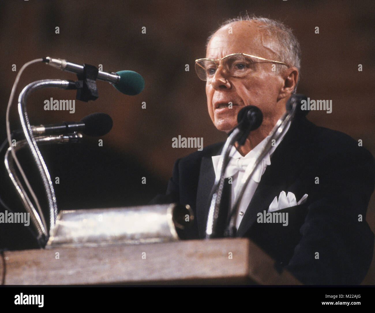 CLAUDE SIMON French author and Nobel Laureate 1985 keeps his thanks at the Nobel dinner Stock Photo
