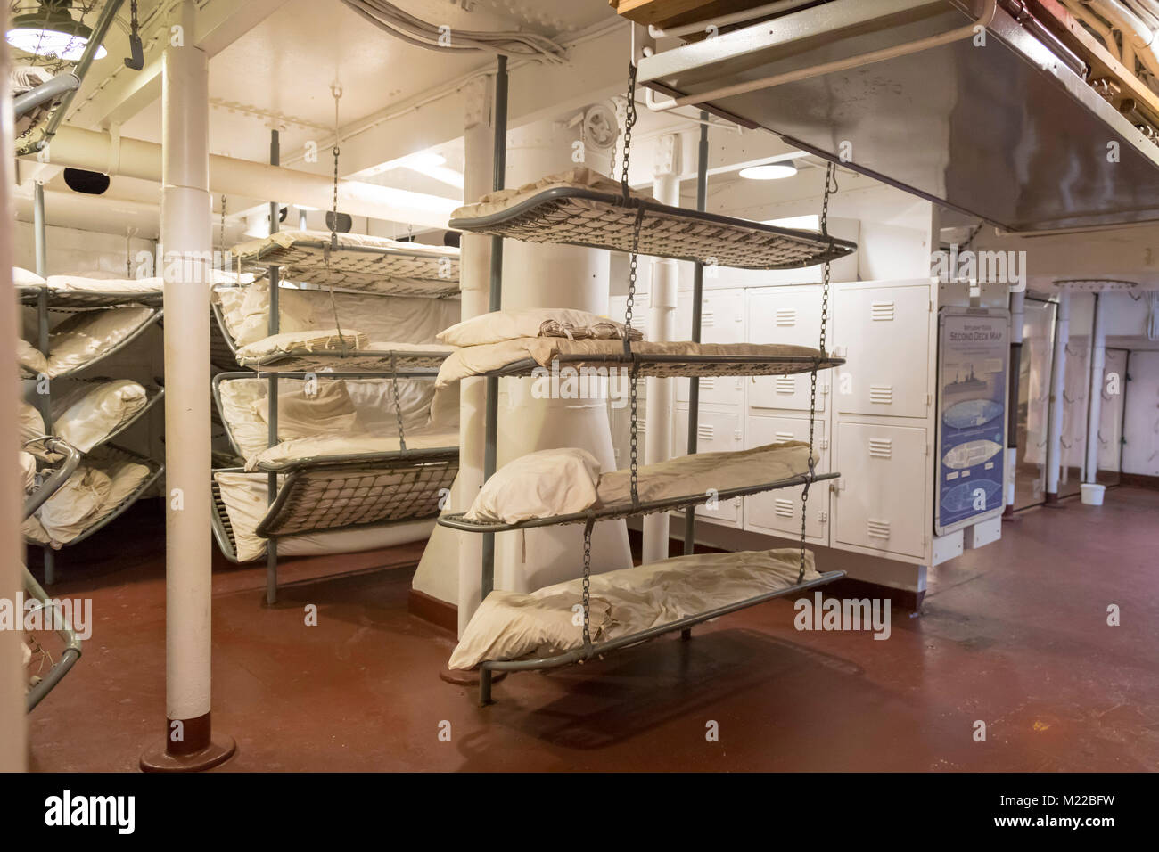 Navy ship bunk beds hires stock photography and images Alamy