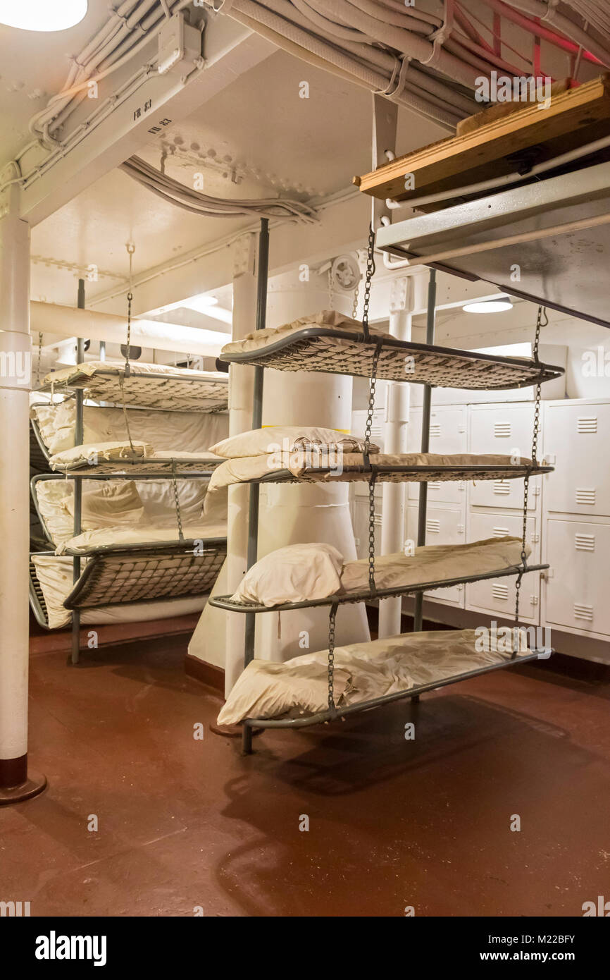 Navy ship bunk beds hi res stock photography and images Alamy
