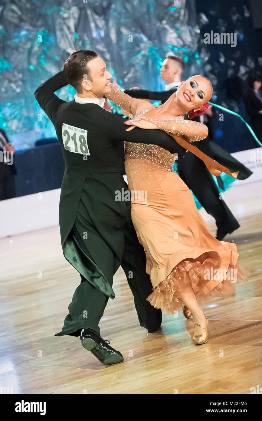 dancers dancing standard dance Stock Photo Alamy