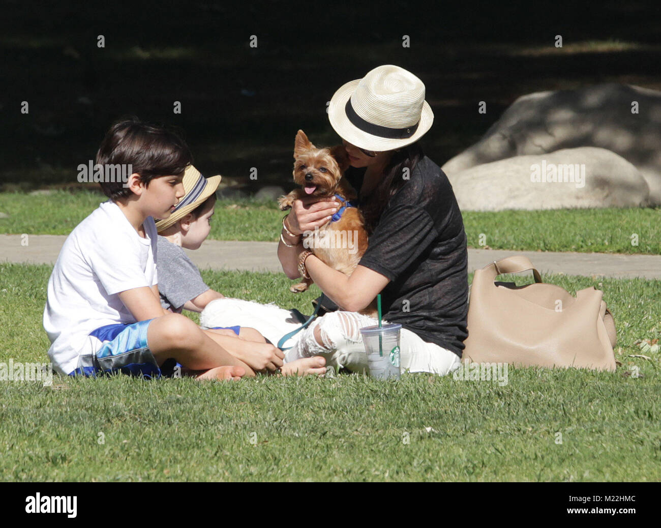 Simon cowell and wife lauren silverman hi-res stock photography and ...