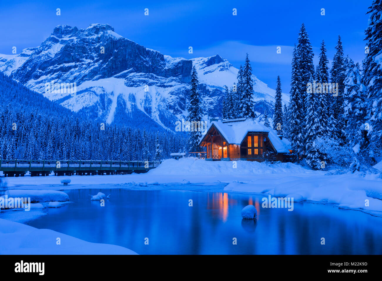 Emerald lake lodge hires stock photography and images Alamy