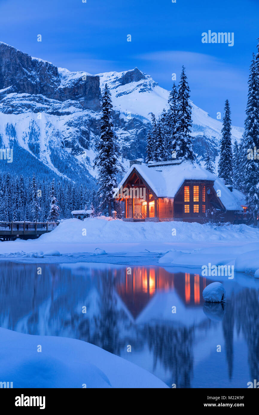 Emerald lake lodge hires stock photography and images Alamy