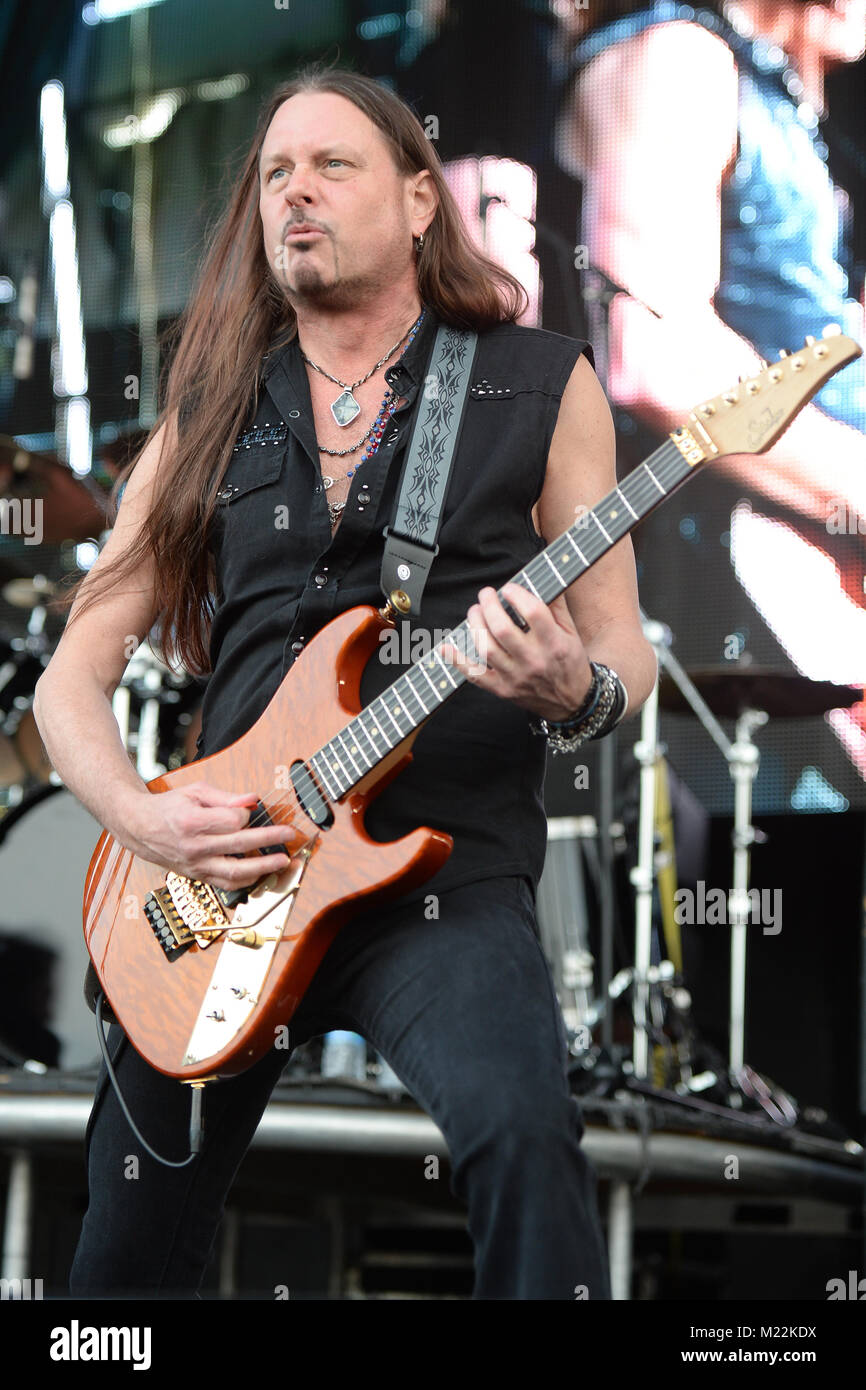 WESTON, FL - APRIL 03: Reb Beach of Winger performs at Rockfest 80s held at  Markham Park on April 3, 2016 in Weston, Florida. People: Reb Beach Stock  Photo - Alamy