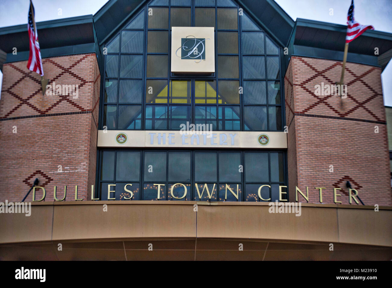 Dulles town center hi-res stock photography and images - Alamy